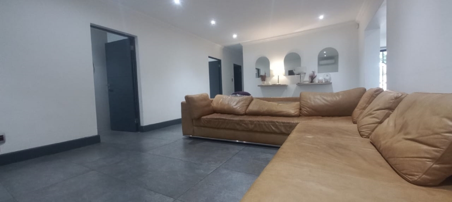 5 Bedroom Property for Sale in Wetton Western Cape